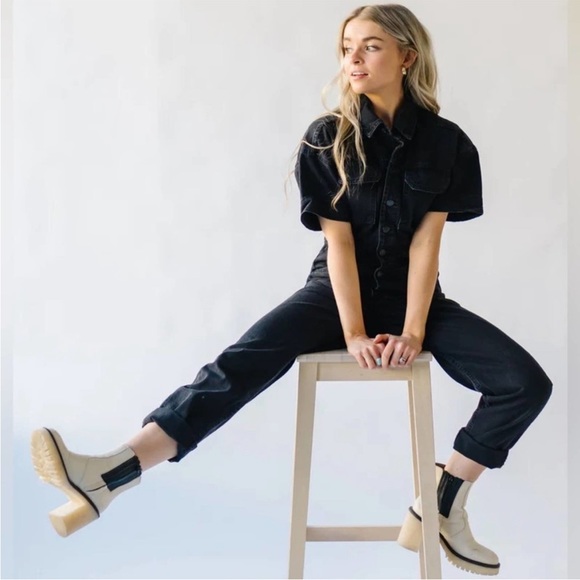 Free People Shoes - NEW FREE PEOPLE James Chelsea Boots White Leather Chunky Gum Sole